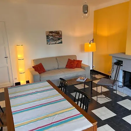 Hébergement de vacances Maison Avec Jardin Et Vue Sur à - Proche *